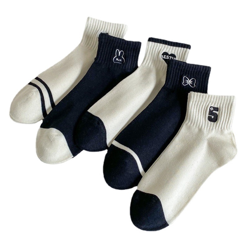 New socks women's short socks Japanese black and white small fragrant wind embroidery white boat Socks ins tide academic wind women's socks wholesale