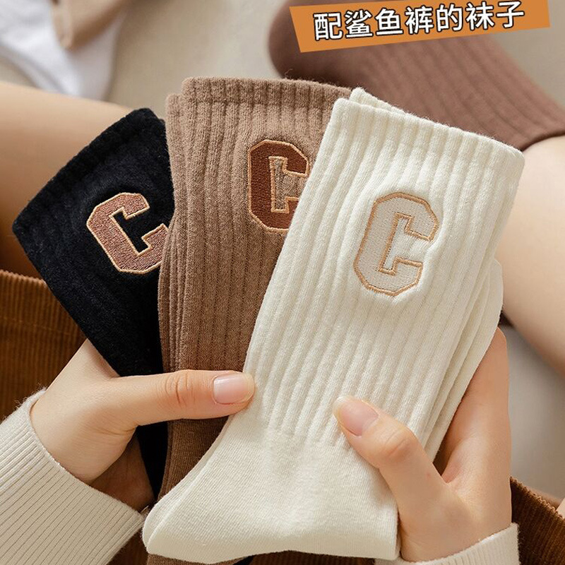Zhuji Socks Autumn Women's Personality Trend Letter Cotton Socks Stocking Long Tube Joker Autumn and Winter Sports Socks Wholesale