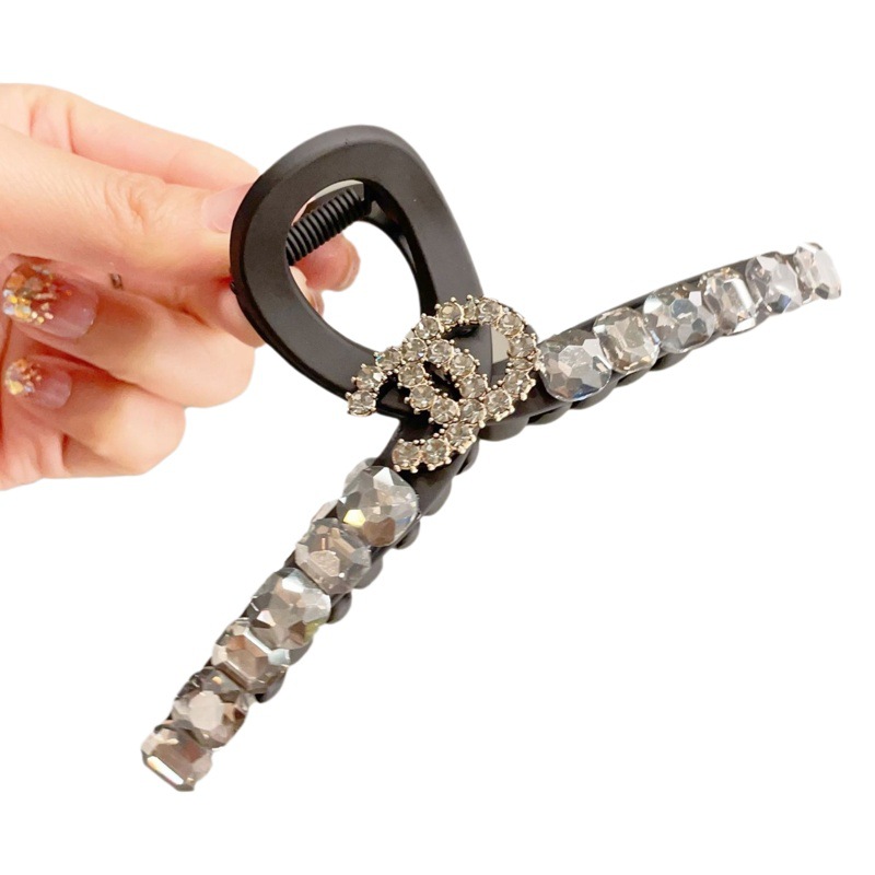 2023 new Xiaoxiang hairpin elegant simple Czech diamond hair grip updo exquisite Internet celebrity shark clip hairpin headdress