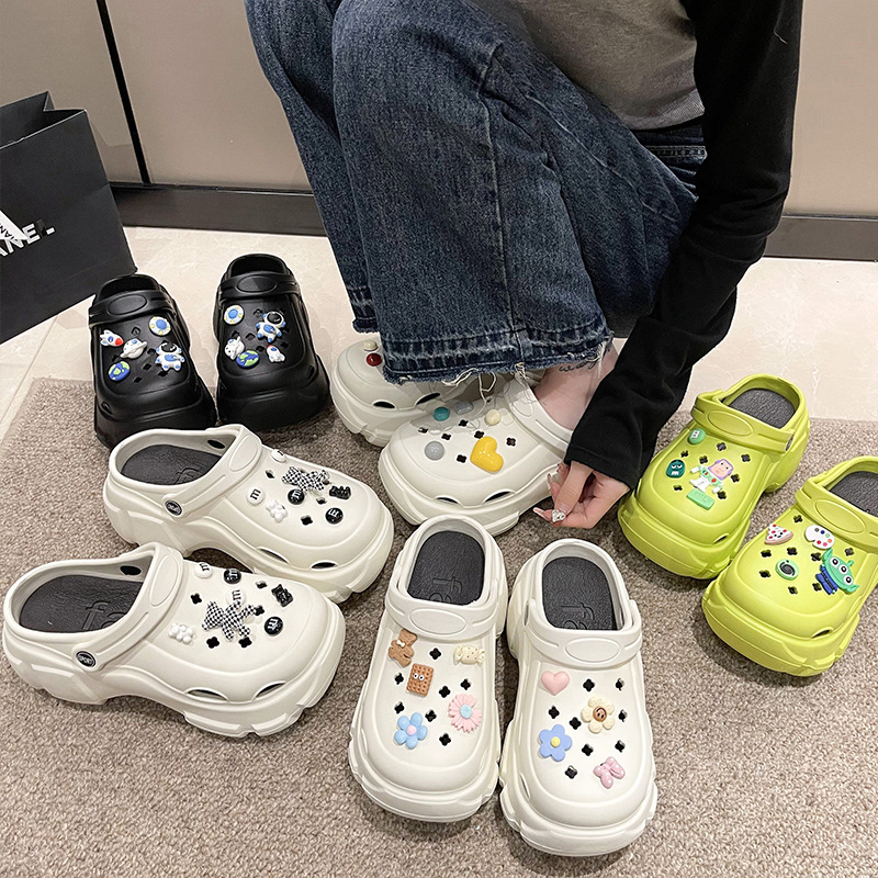 Picture of Thick-Soled Croc Shoes Women's Summer Outerwear 2025 Wedding Dress Handy Gadget Pancake Increased Heel Beach Croc Shoes Batch