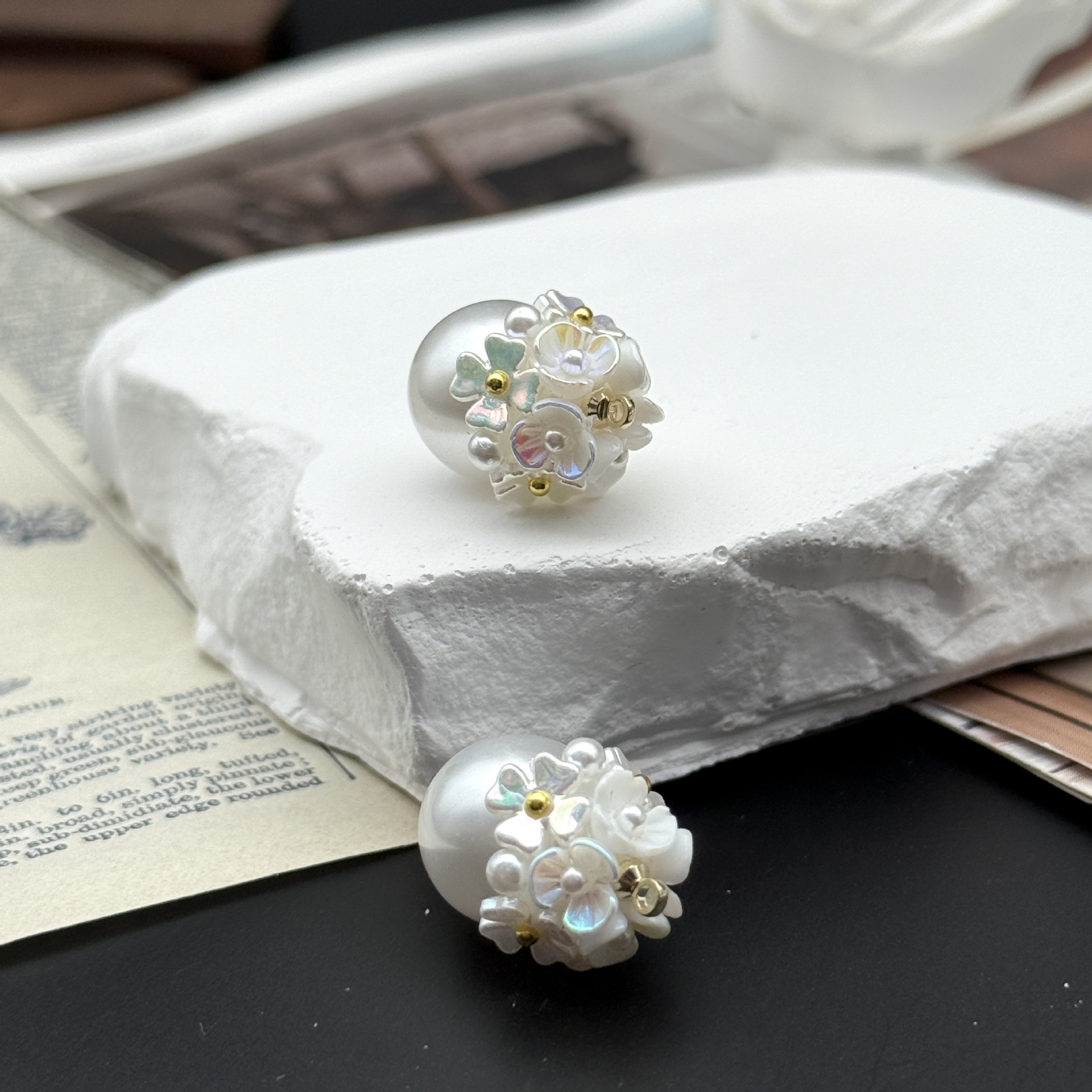 New Handmade Beaded Gentleness Water Drop Petal Pearl Pendant Mobile Phone Chain Handmade DIY Necklace Accessories