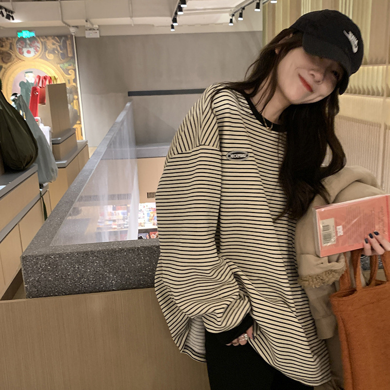 Picture of Striped T-Shirt Bottoming Shirt for Women 2024 Autum New Round Neck Long-Sleeved Sweatshirt for Women Korean Style Tops for Women Export
