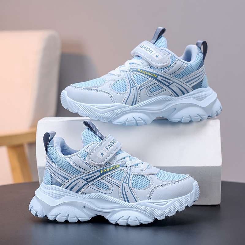 Picture of Boys' sneakers 2025 autumn new lightweight walking shoes for primary and secondary school students casual versatile children's shoes sneakers trend
