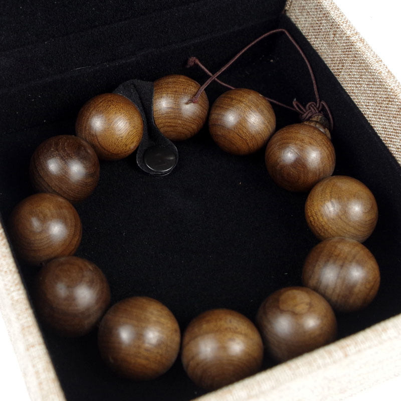 Picture of Retro Linen Tassel Jewelry Box Jewelry Ring Box Buddha Beads Pendant Box Bracelet Bracelet Bracelet Box Wholesale