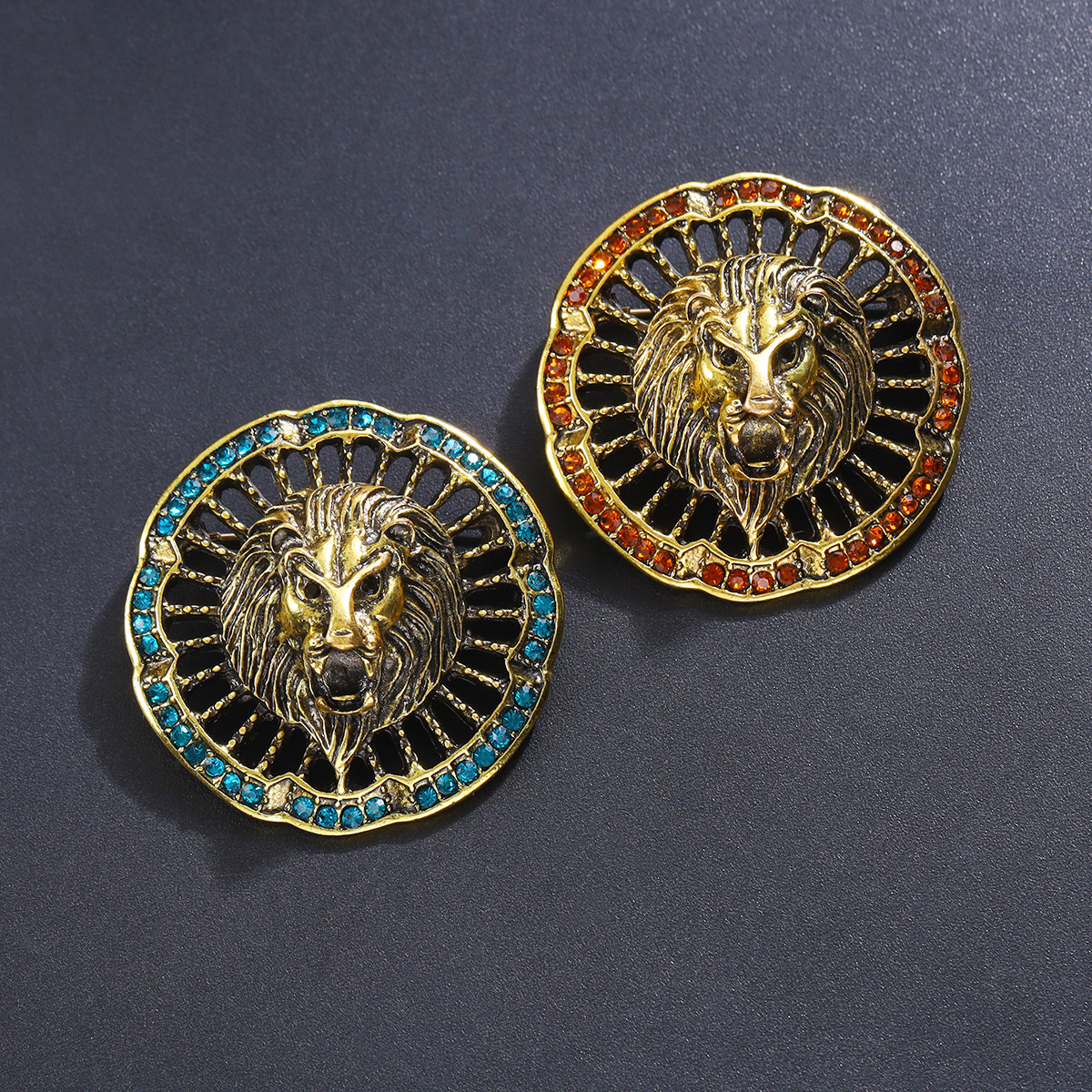 Vintage Hollow Aggressive Lion Brooch Fashion European and American Simple Men's Coat Suit Pin Banquet Corsage Accessories