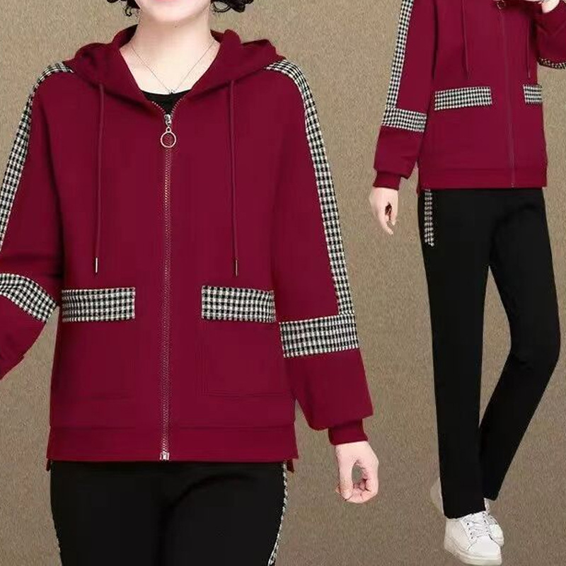 Mother's Coat Middle-aged and Elderly Sportswear suit Women's 2024 Spring and Autumn New Top Casual Middle-aged Two-piece Women's Clothing