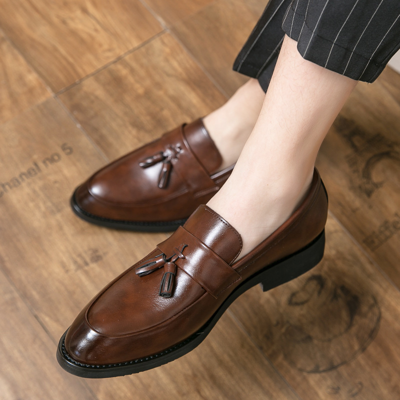 Spring and Summer British Casual Leather Shoes Men's Fringed Leather Shoes Vintage Pointed Men's Stylist Thick-soled Wedding Groom Shoes
