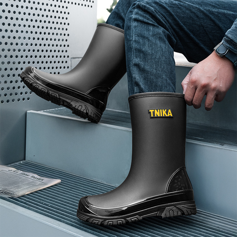 British rain boots men's mid-barrel rain boots night reflective beam waterproof shoes non-slip men's rain boots fishing adult rubber shoes