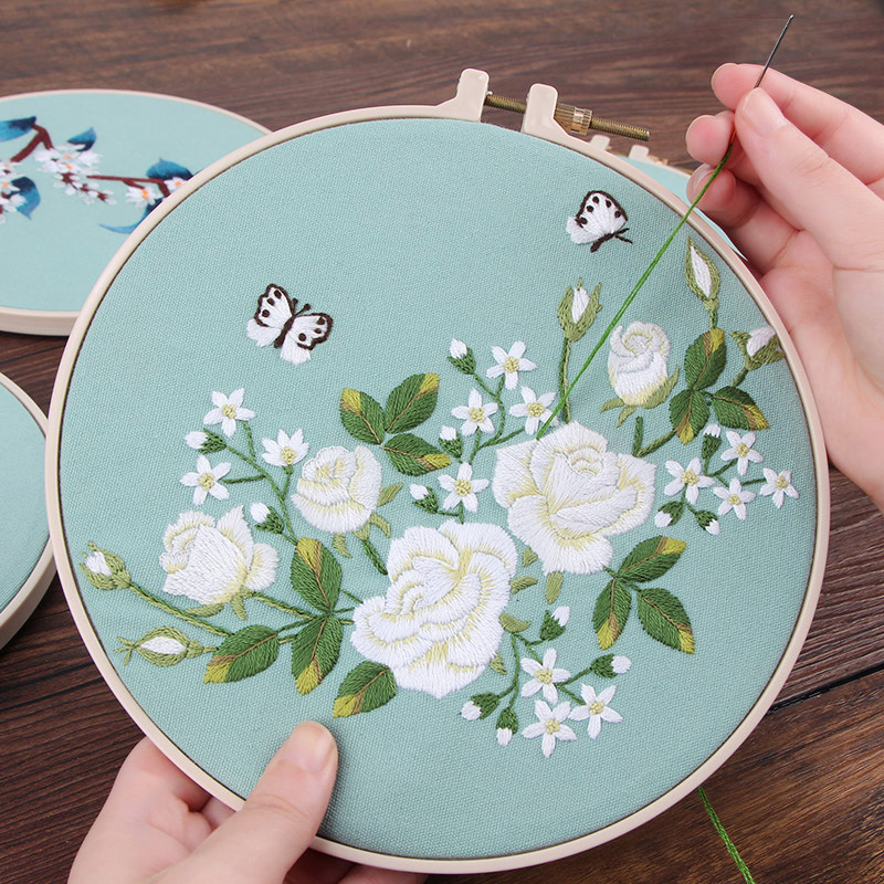 Embroidery diy handmade self-embroidery antique round fan beginner material bag embroidery embroidery Suzhou embroidery purse embroidery embroidery
