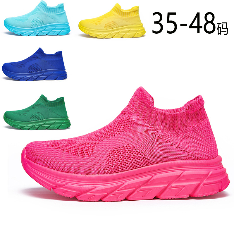 2025 New Cross-Border Men's Shoes Spring and Summer Fly Knit Socks Breathable Lightweight Slip-On Mesh Shoes Men's Casual Shoes