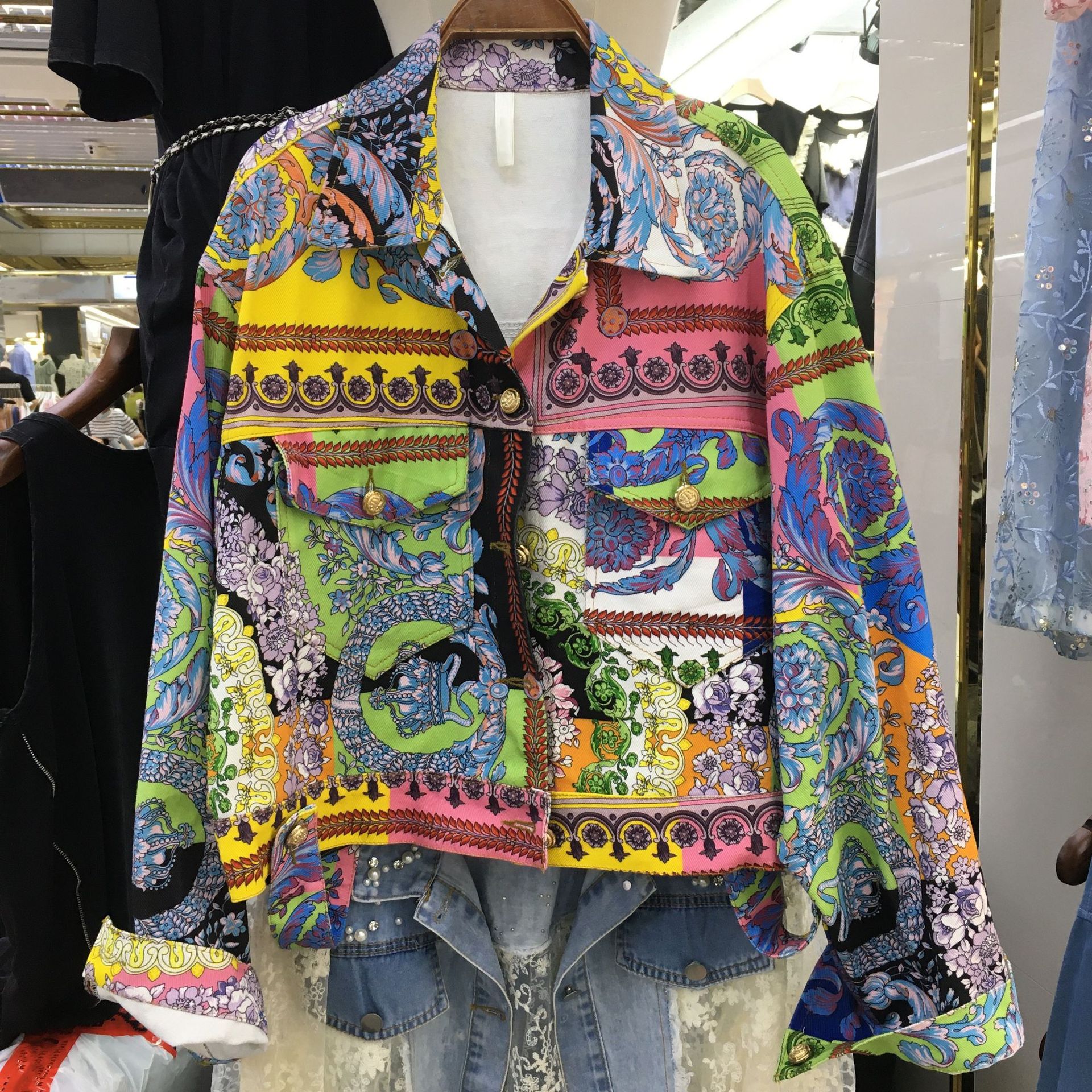 Picture of European Station 2025 Spring and Autumn New Fashion Retro Western Style Korean Print Small Denim Short Jacket Women's Trendy
