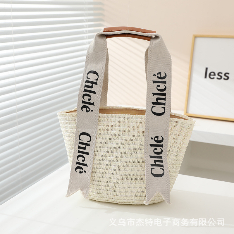Picture of 2025 New Woven Shoulder Bag Women's Retro Fashion Ladies Bag Handbag Large Capacity Tote Bag