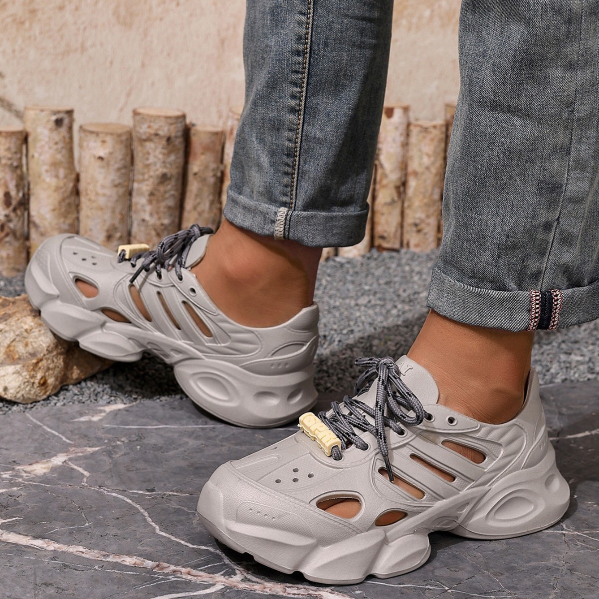 Torre Hole Shoes Men's Fashionable Sports Summer 2025 Outer Wearing New Thick Sole Heightened Wading Out-of-the-way Tracing Shoes
