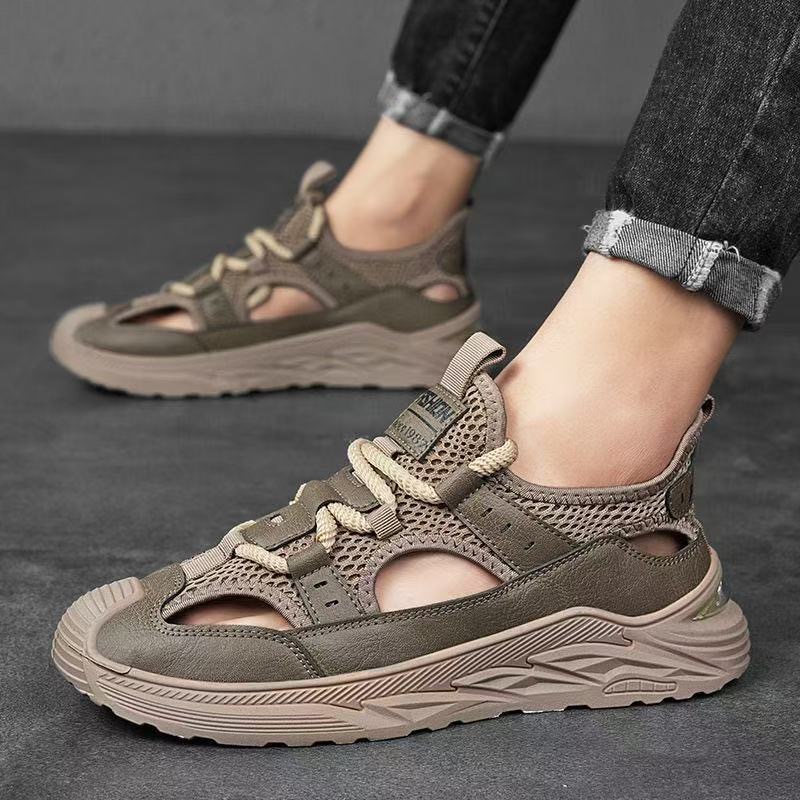 Sandals Men's Summer Outwear Men's Shoes Lightweight Breathable Casual Trendy Sports Outdoor Hollow Out Dad's Hole Shoes