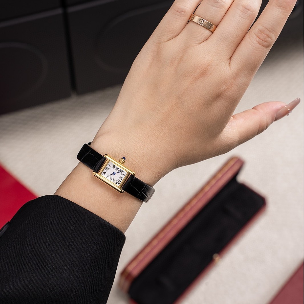Card home new vintage square mini tank Roman face fashion temperament ladies quartz watch wrist belt wholesale