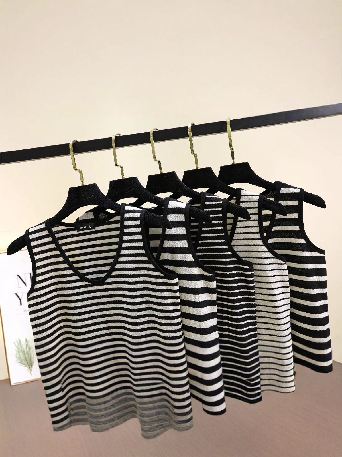 Striped Vest Women's 2025 New Summer Thin Inner plus size Loose Base Shirt Sweatshirt Sleeveless Knitted Top
