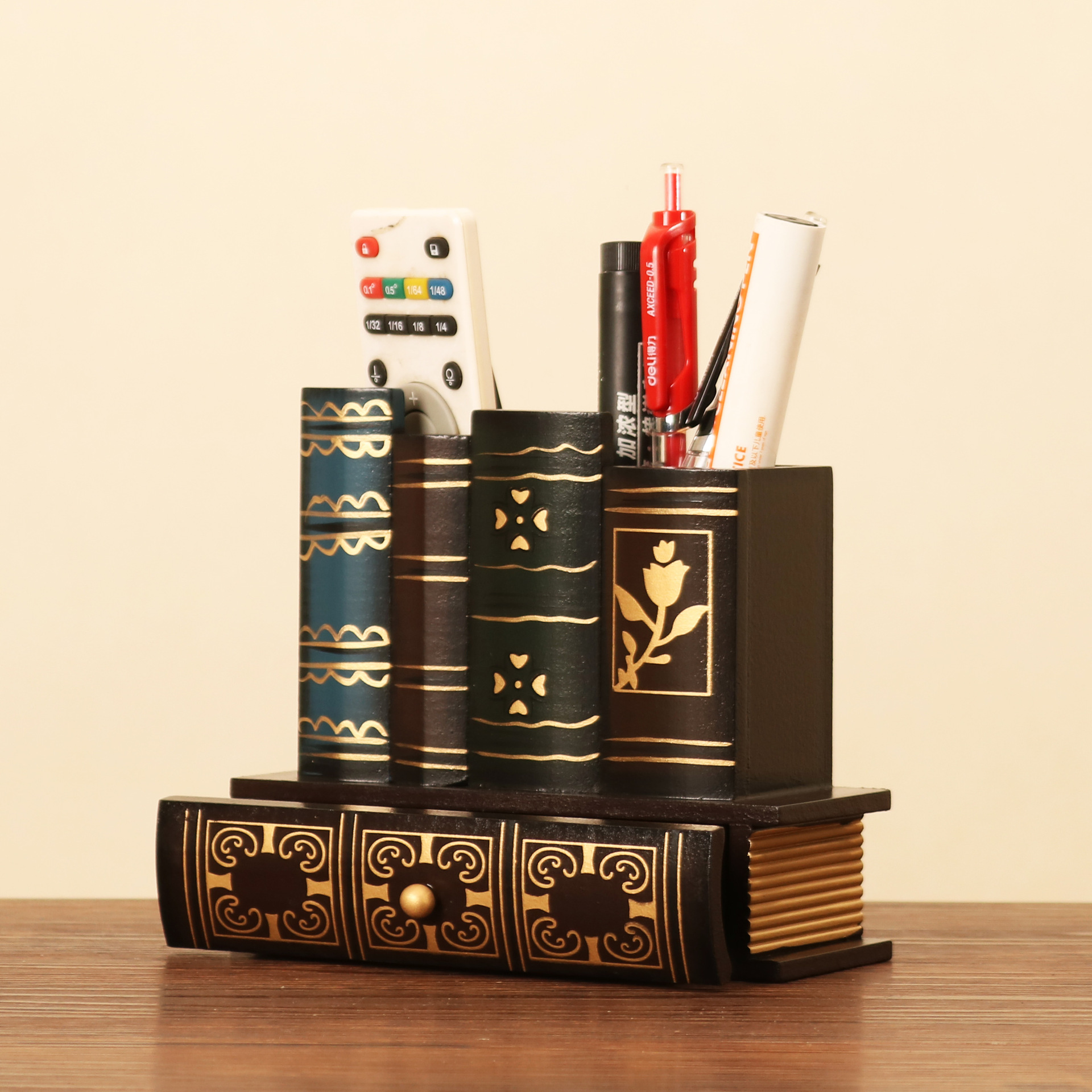 Picture of Cross-border Retro Personalized Pen Holder European-style Creative Storage Box Office Desktop Decorations Ornaments Crafts Gifts