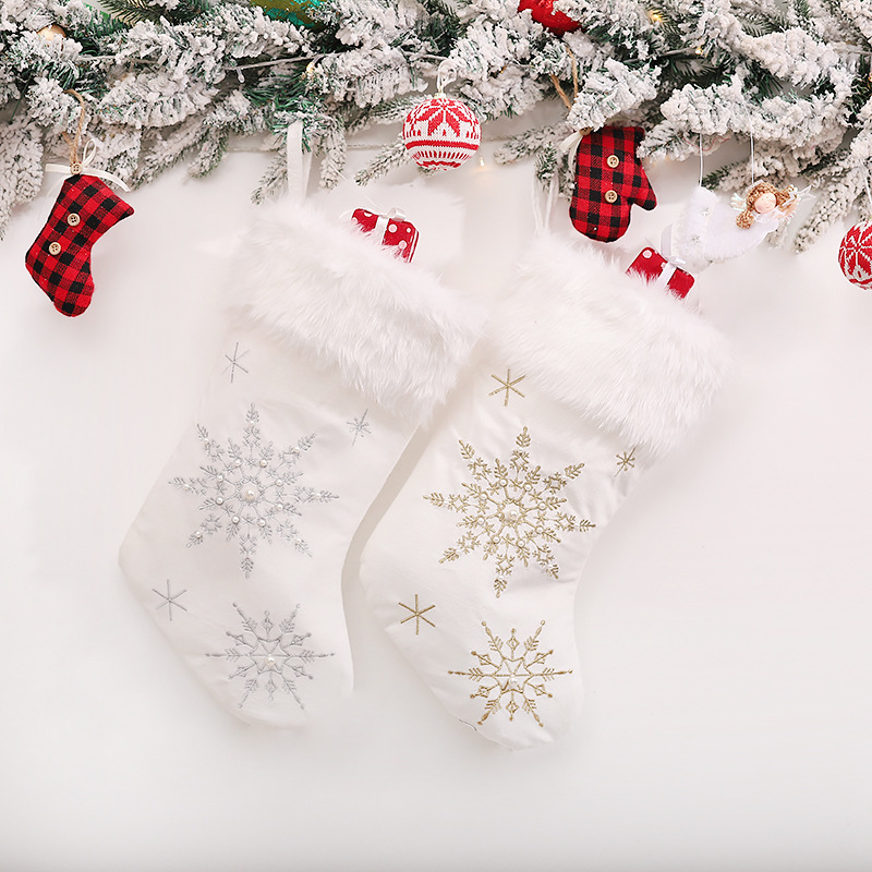 Cross-border New Christmas Decoration Supplies Christmas Stockings Gift Bag Home Decoration Gift Bag Embroidered Snowflake Candy Bag