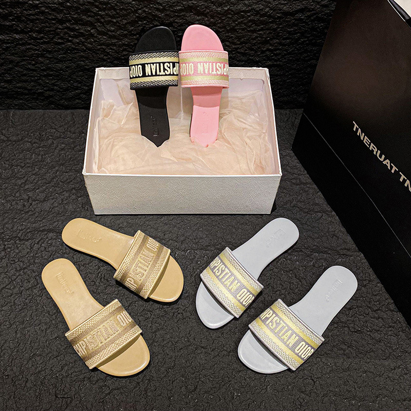 Women's Outdoor Slippers 2025 New Trendy Summer Embroidered Sandals Fashion Beach Flat Letter Slides