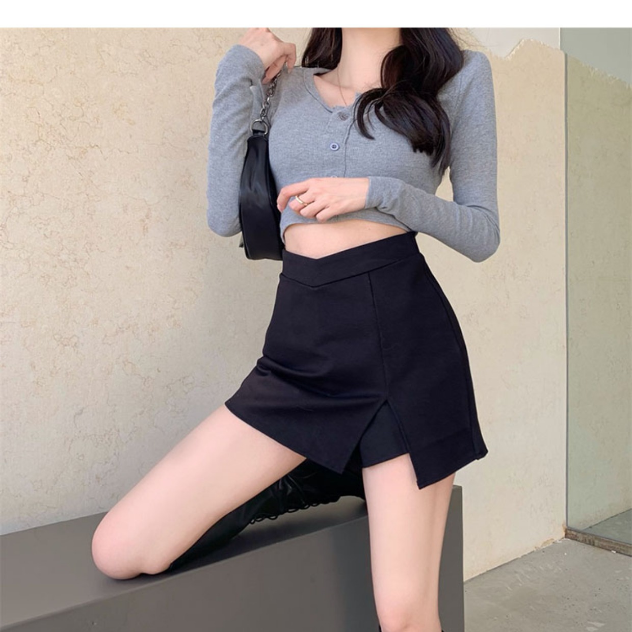 Design Sense High Waist Slimming Slit Sexy Hip Short Skirt Black Skirt Women's Autumn 2024 New Pure Desire