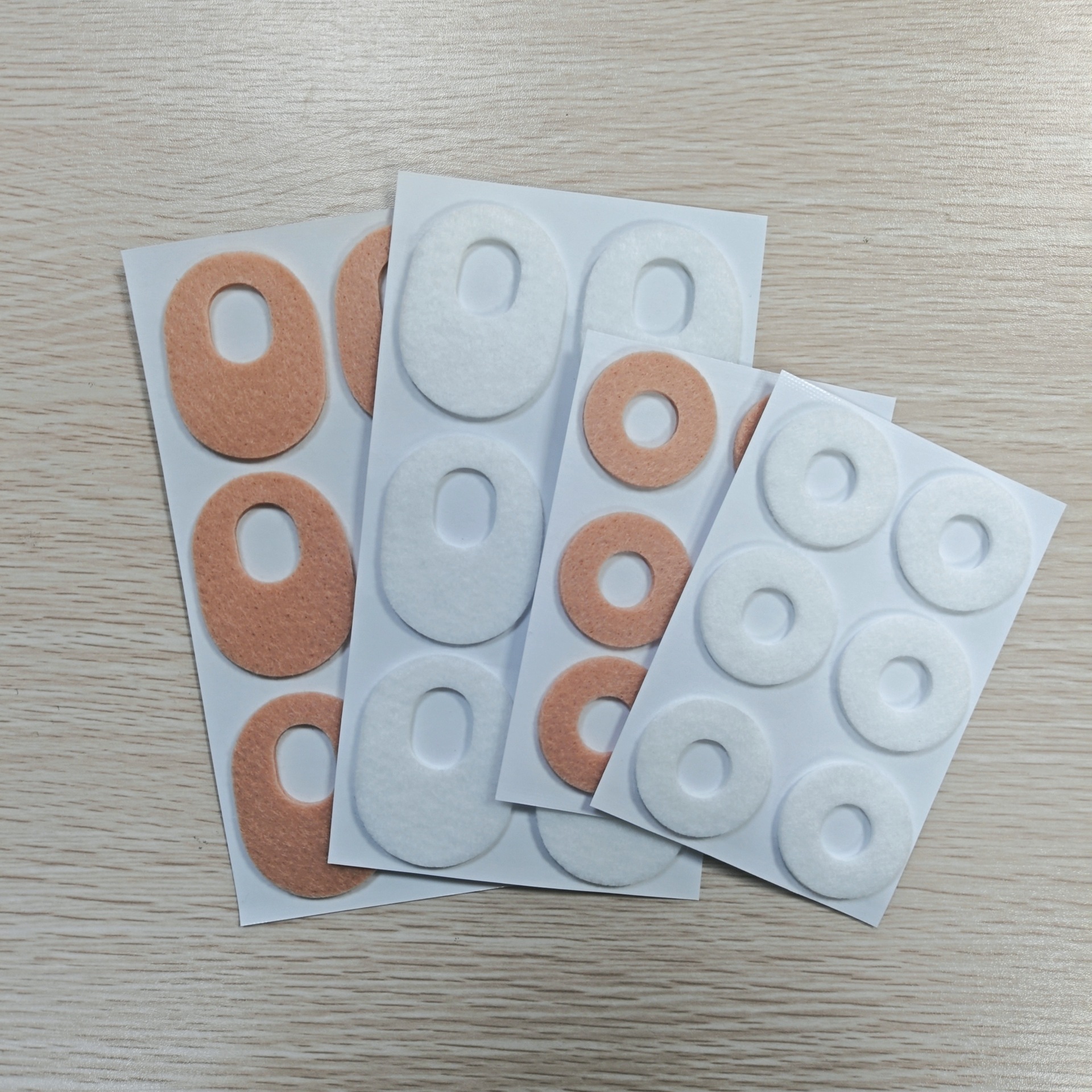 Felt corn sticks, calluses and gutters on feet, pain-relieving, abrasion-resistant, comfortable for high heels, soft invisible protective patch