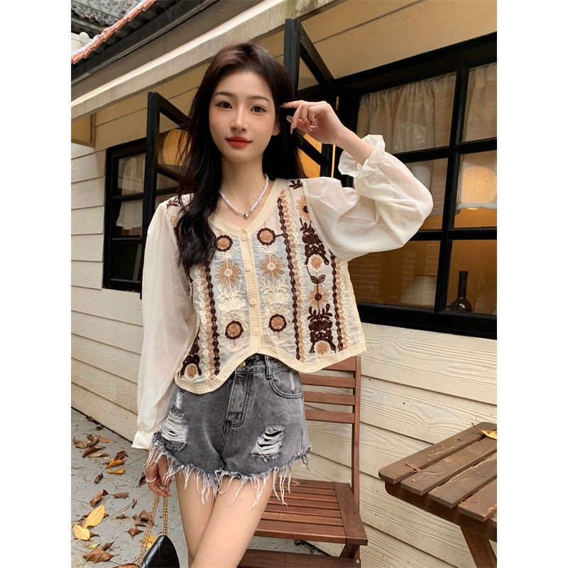 Picture of Shirt Spring Women's 2023 New Long-sleeved French Retro Gouhua Lace Puff Sleeve V-neck Sweater Top Trendy 1