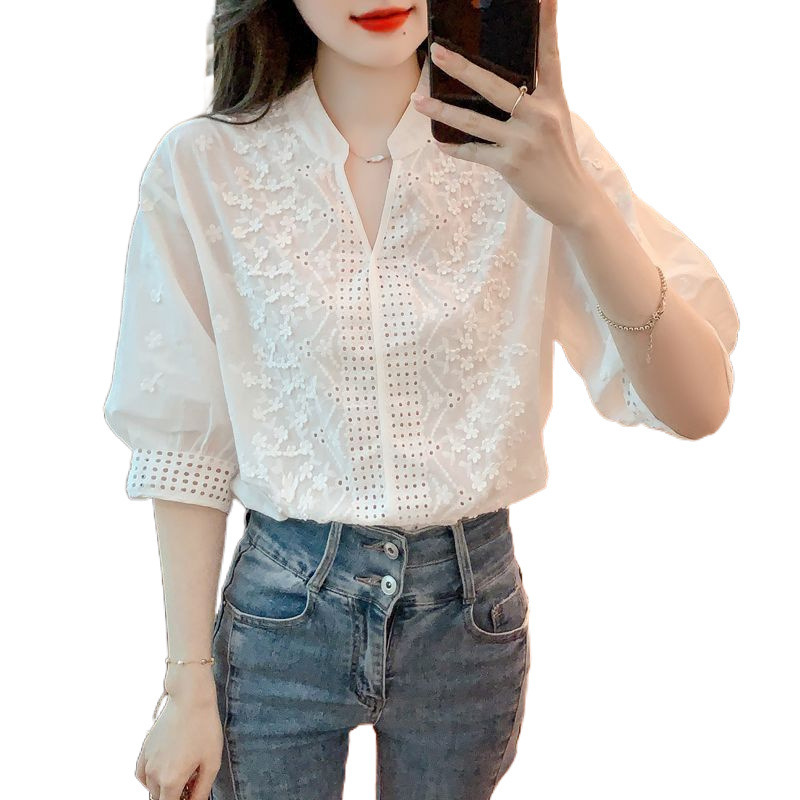 Picture of 2025 Hollow Embroidered Short Sleeve Shirt Summer New White Shirt Women's Quarter