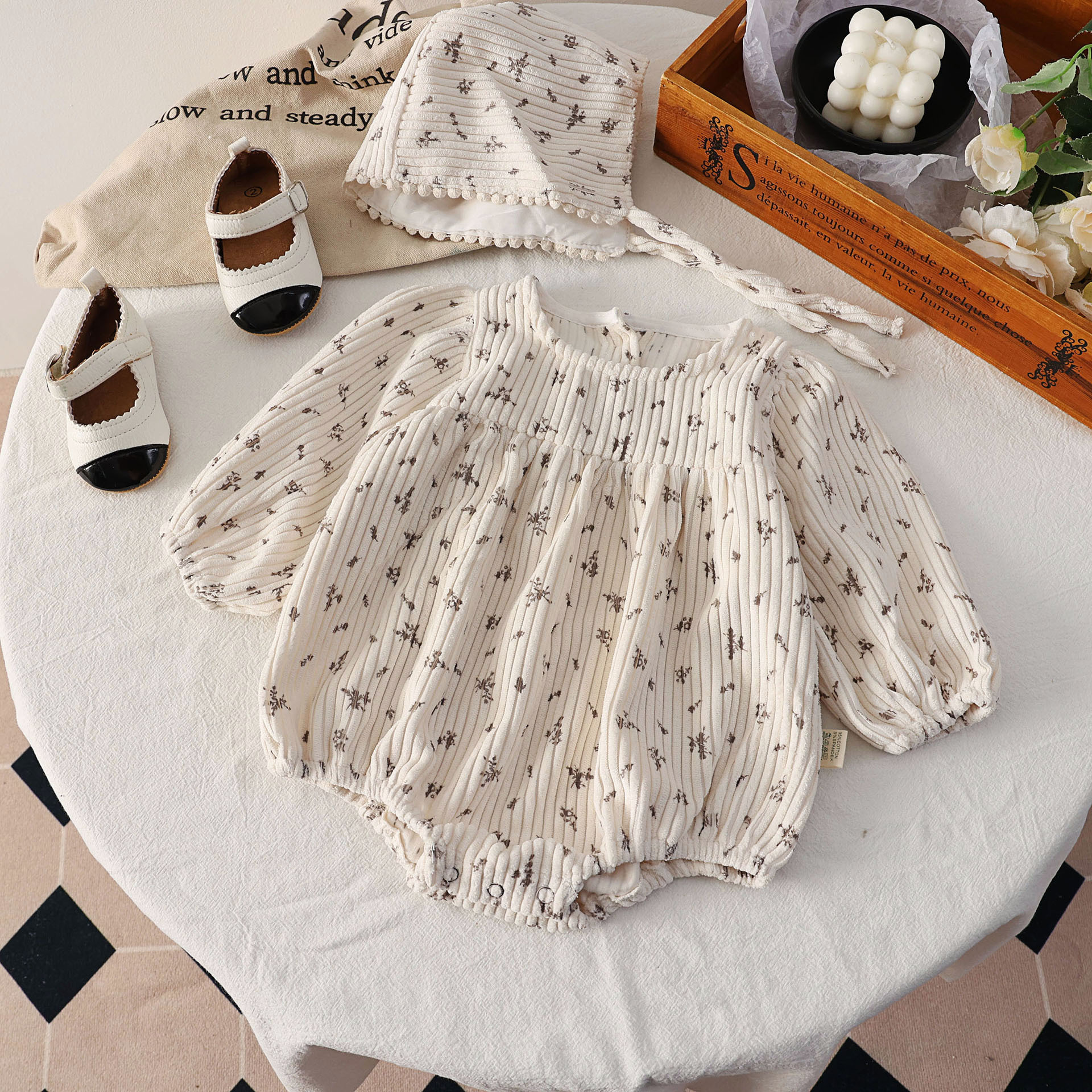 Picture of 2023 Spring and Autumn Baby Girl Corduroy Bubble Small Floral Long-Sleeved Triangle Climbing Suit Baby Girl's Pure Cotton Jumpsuit