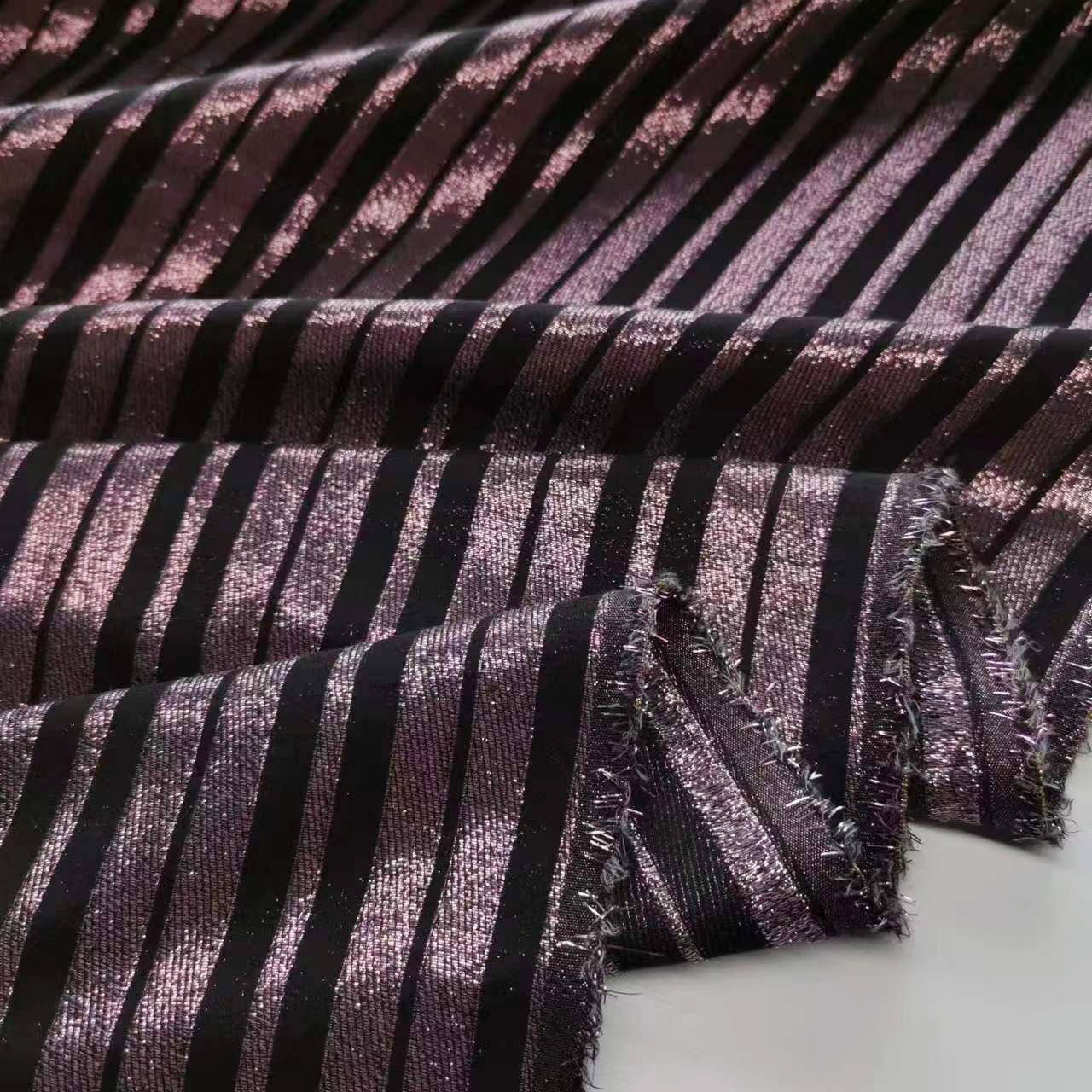 Picture of 17. Mumi woven gold silk fabric is impermeable to narrow fashion fabrics
