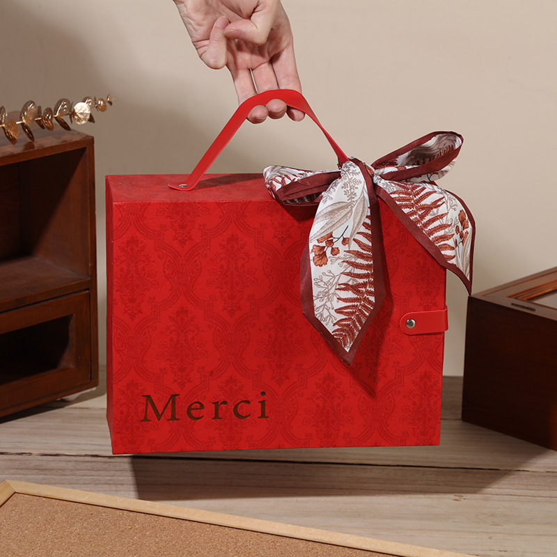 New Light Luxury Wedding Candy Box, Red Retro-Style Candy Packaging Box, Large Capacity Christmas Gift Box