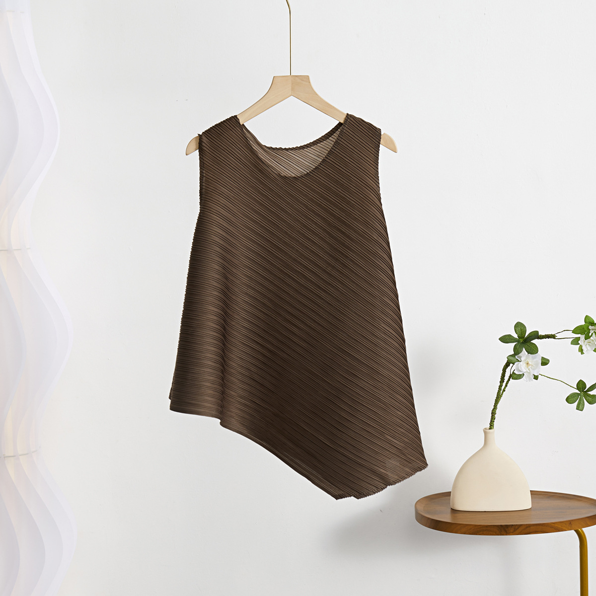 Picture of Pleated Miyake Summer Style Irregular Vest Sleeveless Top Pure Color Simple Elegant Foreign Style Versatile Age-Reducing Fashion