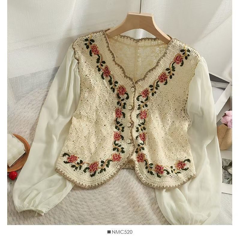 French Spring and Summer New Embroidered Flower Hollow Lace Shirt Elegant All-match Long-sleeved Stitching Short Top Trendy Version