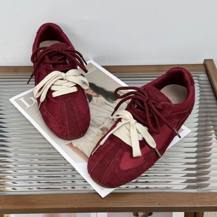 Red Retro Flat German Training Shoes Women's Soft Bottom Casual Board Shoes 2027 Autumn New All-match sneaker Women's Trendy