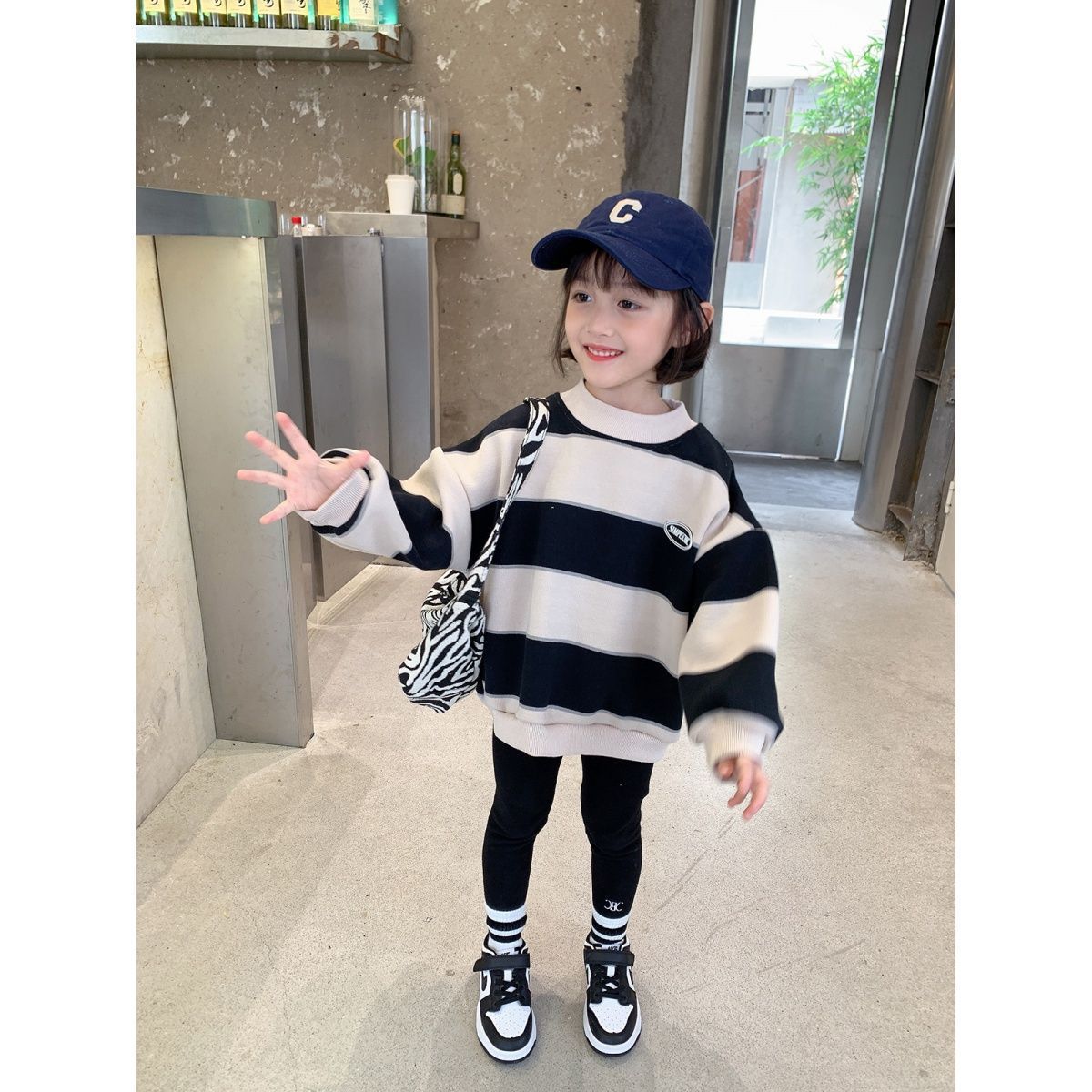 Girls' sweater 2023 autumn Korean style western style striped versatile children's clothing baby autumn and winter top pullover