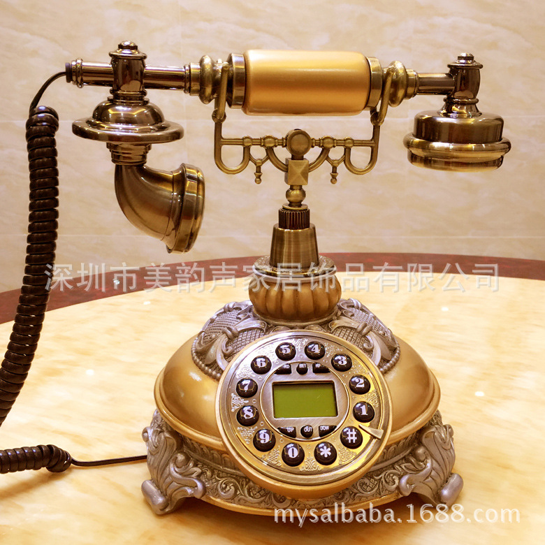 European-style retro antique telephone antique old-fashioned home office telephone landline Hotel Villa telephone