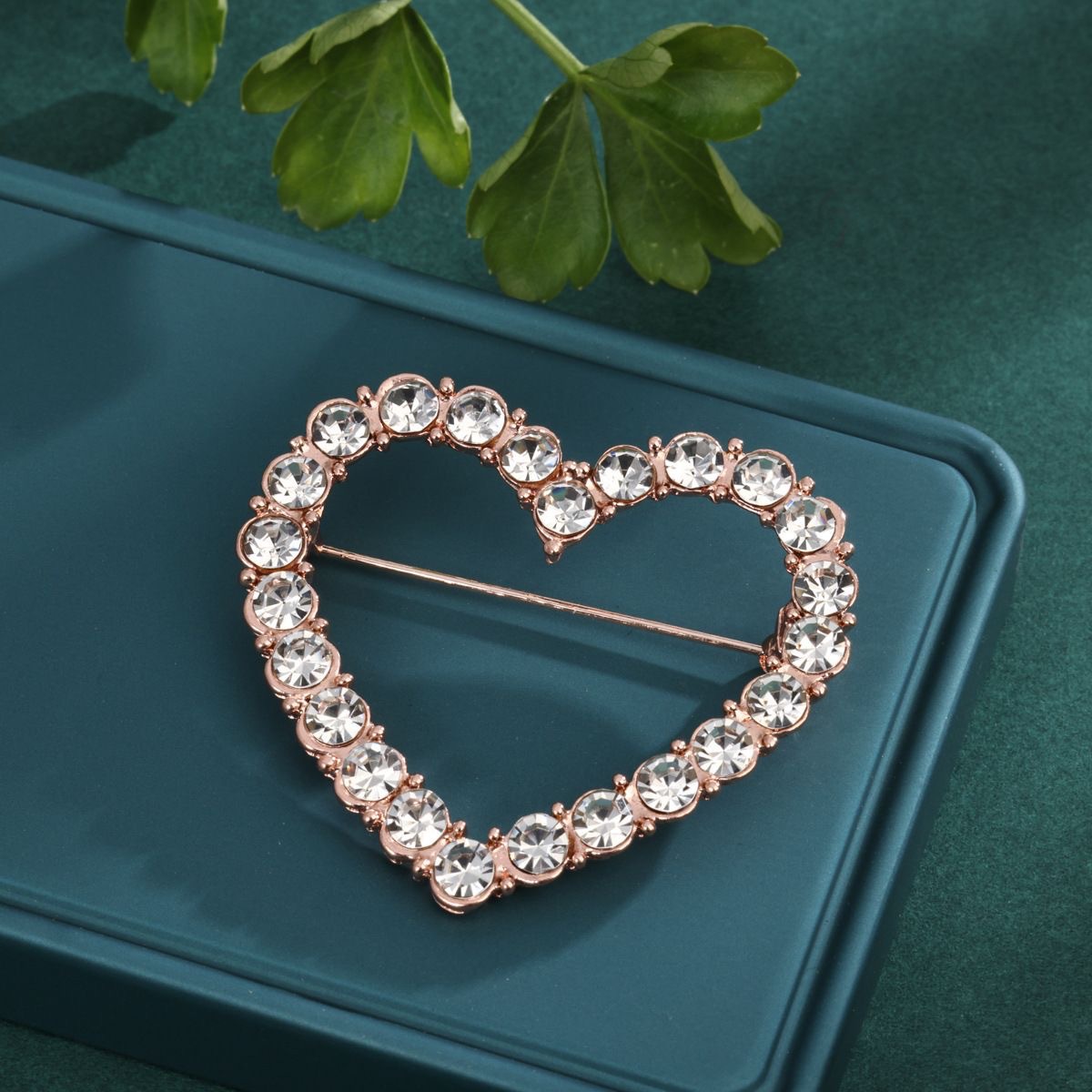 Picture of Korean-style simple versatile love diamond corsage women's elegant temperament corsage pin anti-light fixed clothing accessories