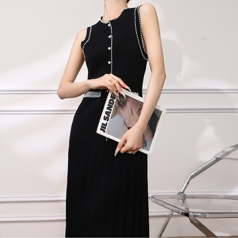 Picture of Foreign Trade European and American Clothing Lady Style Beaded Knitted Sleeveless Little Black Dress Summer New Mid-Length Slim Dress