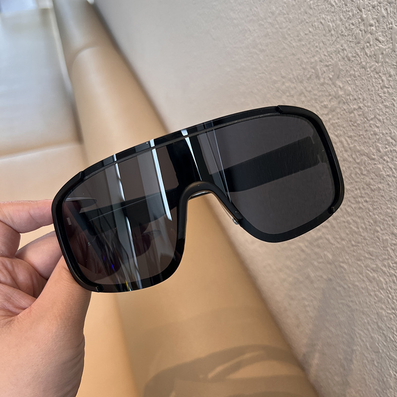 Picture of New Internet Celebrant Trendy Sunscreen Outdoor Riding Mirror Men's Anti-ultraviolet Mountain Climbing Ski Goggles Women's Trendy Colorful Sunglasses