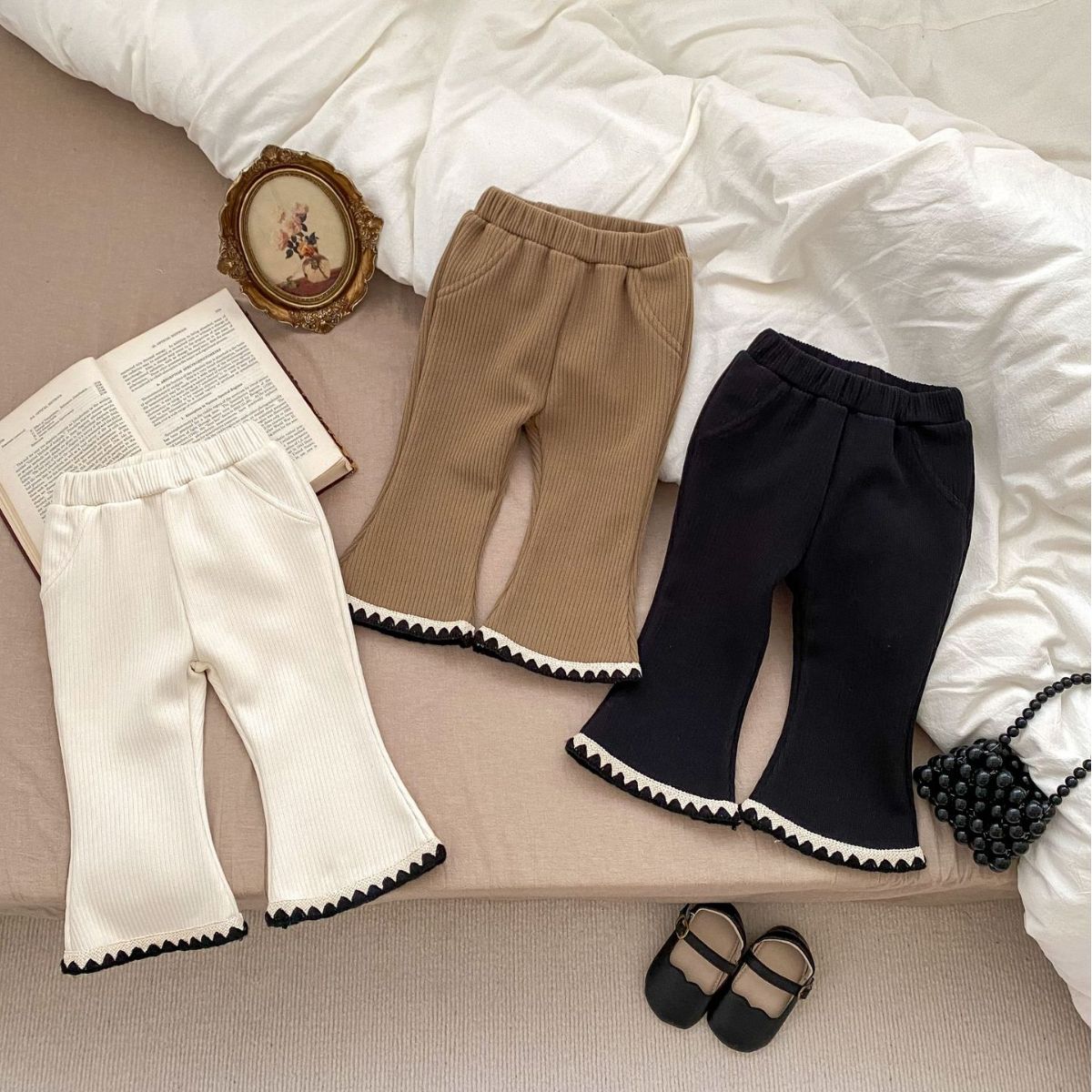 Picture of Autumn and Winter Trendy Girls' Velvet Pants for Baby Girls Pure Color Pit Lace Bell-Bottom Pants Thickeneded Warm Outer Pants