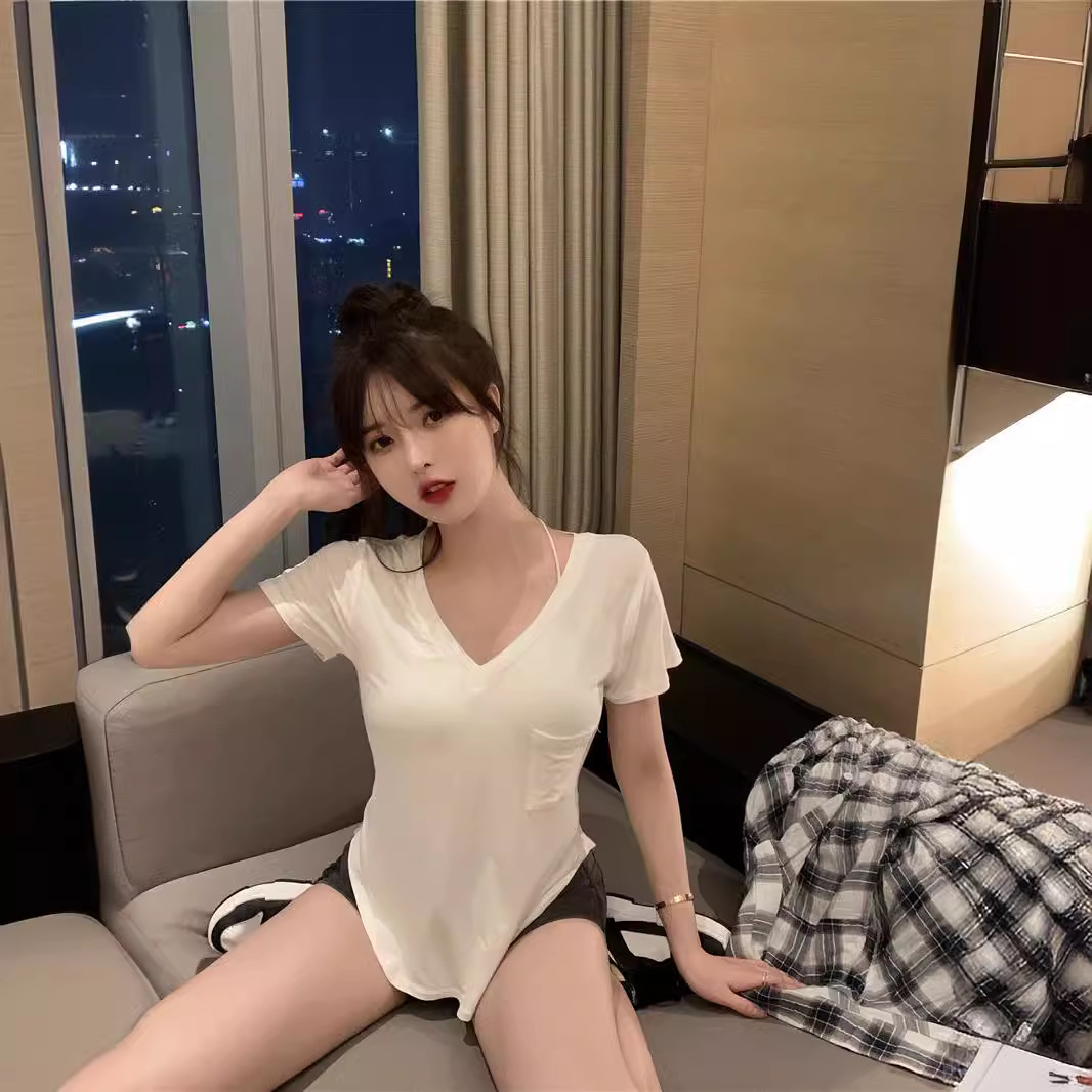 Picture of T-shirt Women's 2025 Summer New V-neck Design Sense Inner Base Shirt Irregular Hot Girl Pure Desire Short-sleeved Top