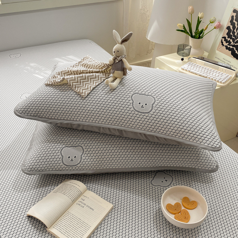 Picture of Cool Ice bean summer mat three-piece bed cover summer air conditioning soft mat student dormitory single mat machine washable