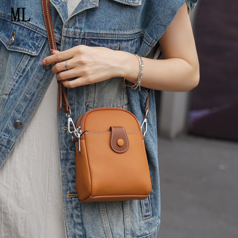 Picture of Popular Genuine Leather Mobile Phone Bag Women's 2024 New Soft Leather Crossbody Bag All-match Single-shoulder Women's Bag Mini Cowhide Small Bag