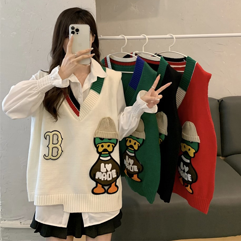 Picture of Knitted Vest Women's Sleeveless Vest Spring and Autumn 2024 New Design Sense V-Neck Contrast Color Loose Stacked Top