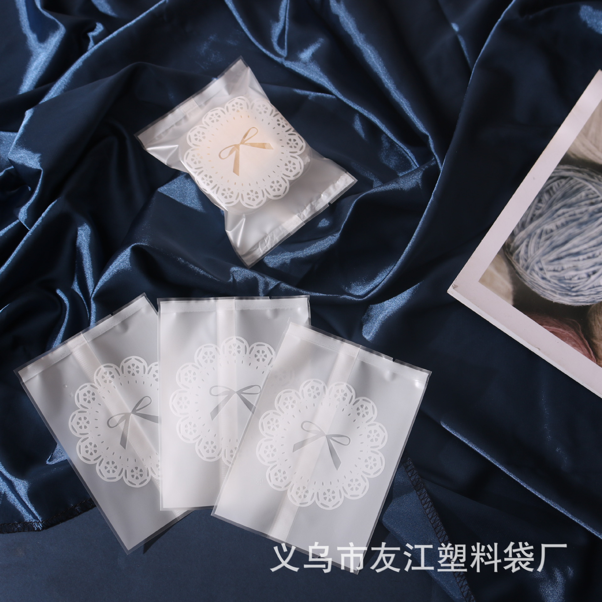 Bow cow cracker bag translucent frosted baking bag snowflake crisp bag food machine bag 100