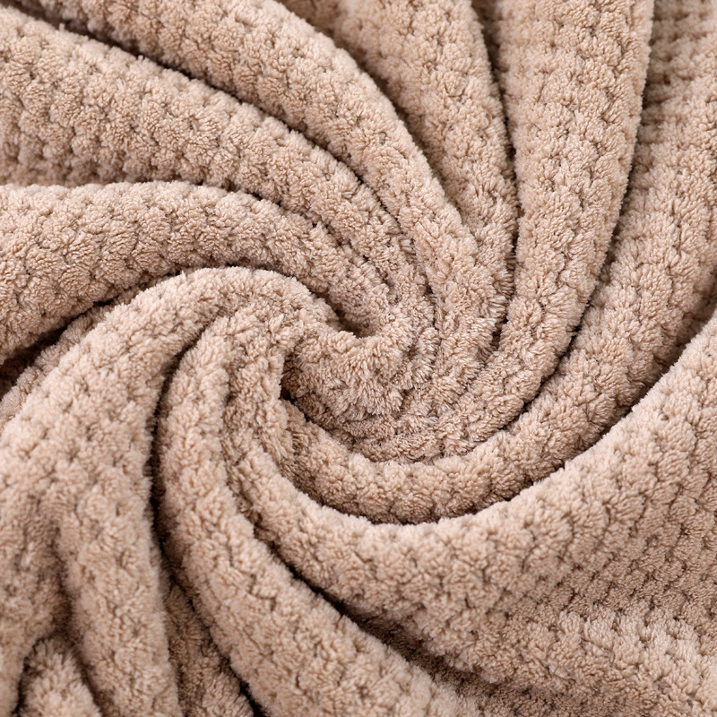 Picture of Pineapple Big Bath Towel Face Towel Coral Fleece Bath Towel Three-Piece Set Thickened Cotton Soft Quick-Drying Beach Towel