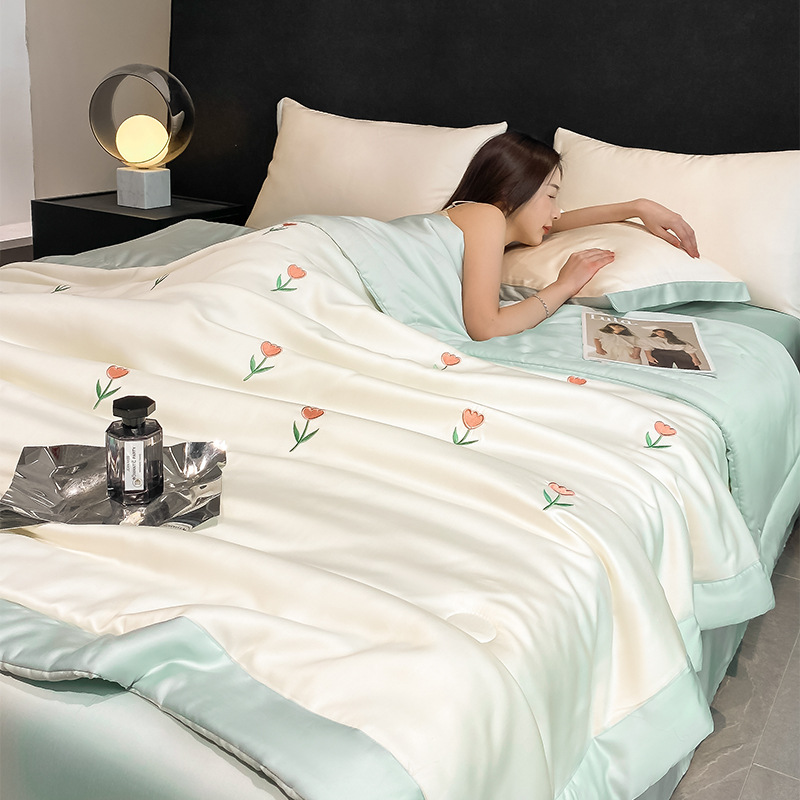 Picture of Cool Silk Summer Cool Quilt Four-Piece Set Non-Silk Tencel Gift Summer Quilt Three-Piece Dormitory Thin Summer Air-Conditioned Quilt