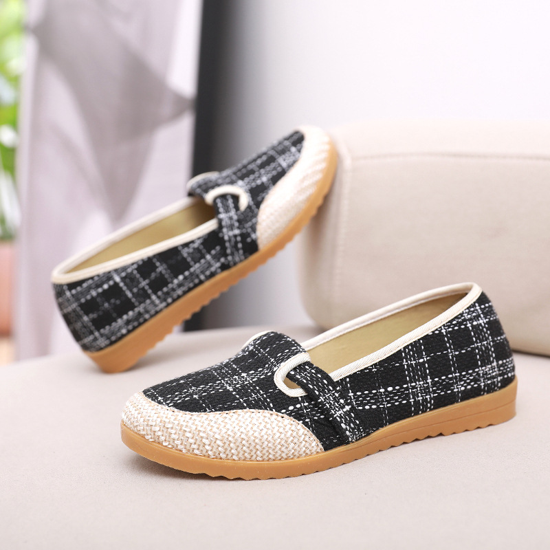 Picture of 25 Spring New Old Beijing Cloth Shoes, Non-Slip Tbottomon Soles, Comfortable Women's Shoes for Middle-Aged and Elderly Mothers, Casual Soft Soles