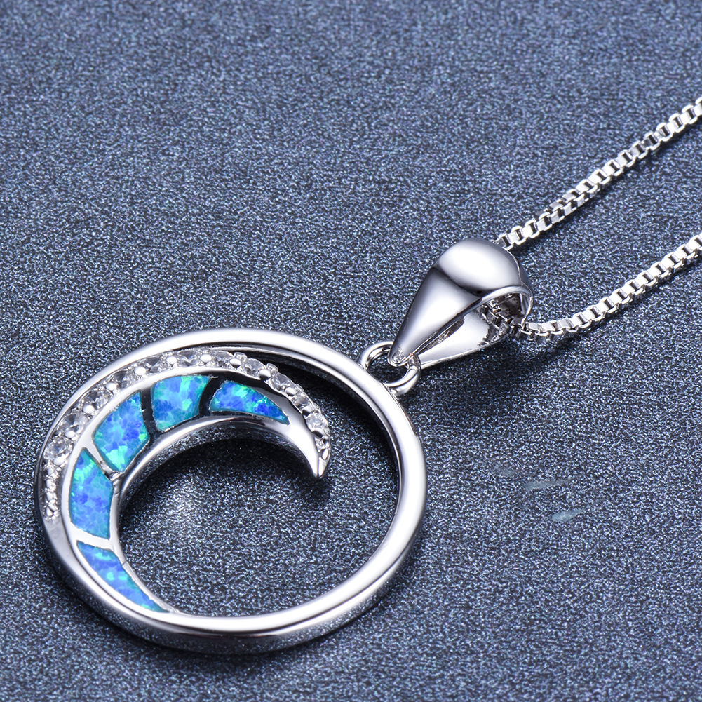 Cross-border Amazon inss925 Aobao White Diamond Moon-shaped Glossy Circle Pendant Necklace Simple Jewelry