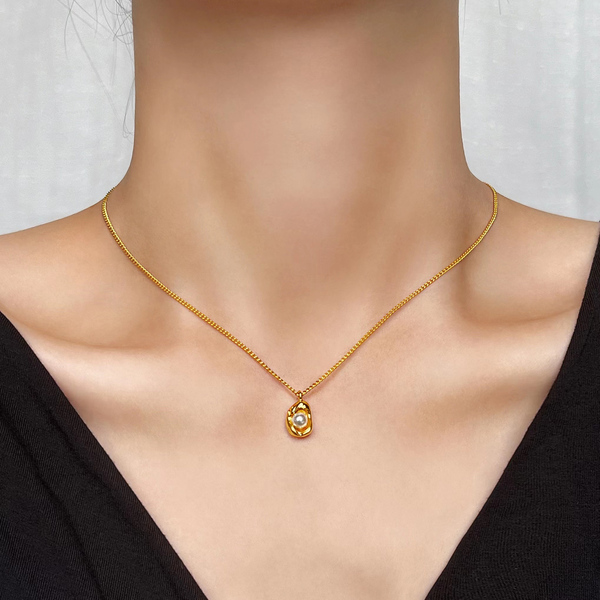 French peanut pearl necklace female titanium steel 18K bowl bean pearl pendant niche clavicle chain internet celebrity fashion New
