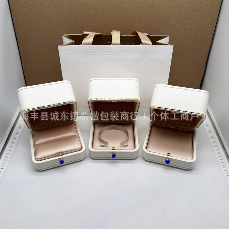 Baoshijia Necklace Bracelet Ring Jewelry Packaging Box Fort Lion Jewelry Packaging Storage Box